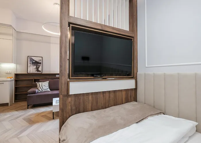 Przy Nawrot, Wszystko Nowe, 550 M Do Piotrkowskiej Łódź